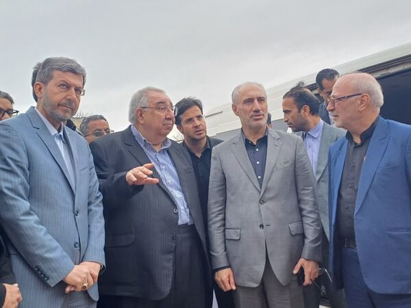 آیین کلنگ زنی صنایع پوشاک کیف و کفش در شهرک صنعتی کمشچه