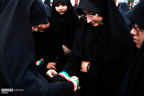 برگزاری همایش بزرگ جمع‌خوانی دانش‌آموزان با اجرای سرود و نوحه حماسی «باید برخاست» -2