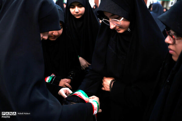 برگزاری همایش بزرگ جمع‌خوانی دانش‌آموزان با اجرای سرود و نوحه حماسی «باید برخاست» -2