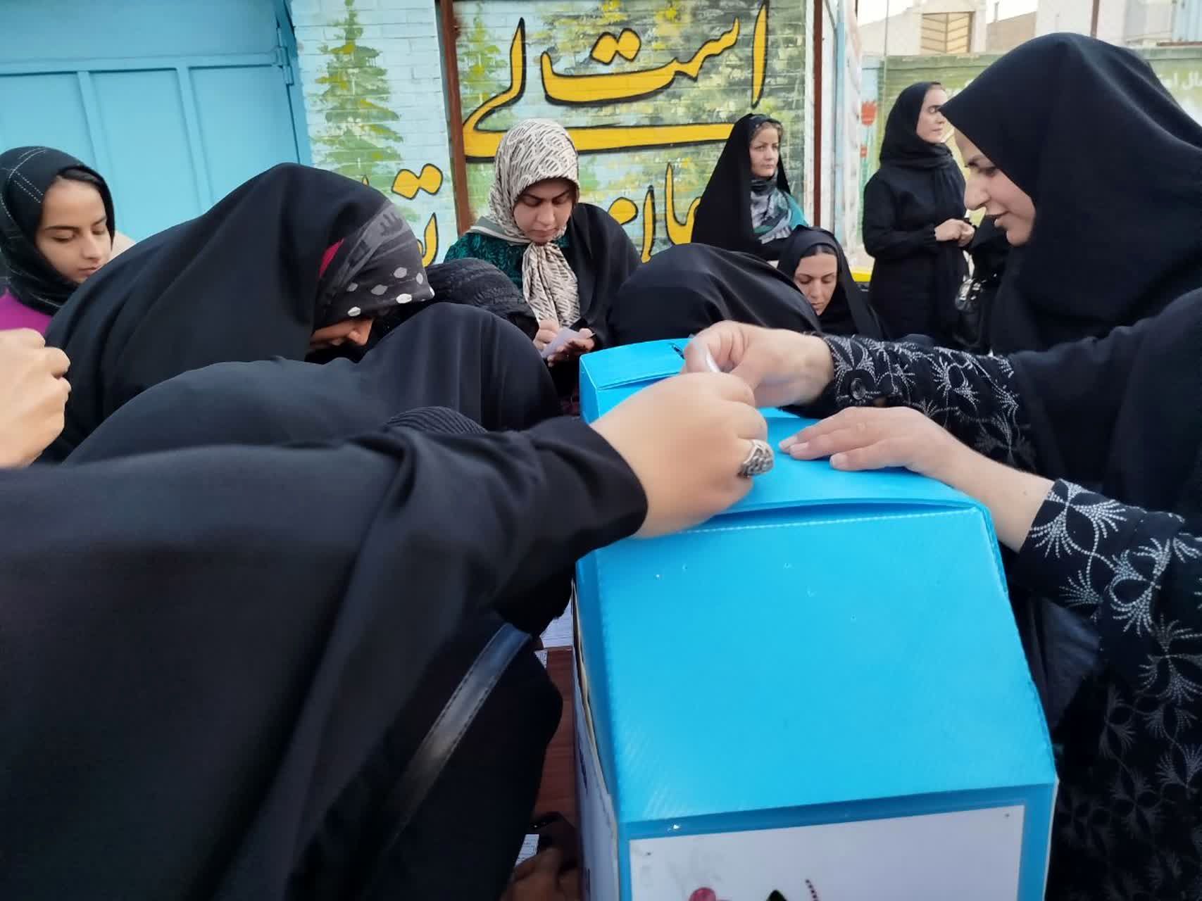 تعامل بین خانواده‌ و مدرسه از اهداف برگزاری انتخابات انجمن اولیا و مربیان است 