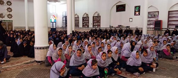 تجدید میثاق نسل آینده با شهدای دیروز در مسجد جامع شادمهر