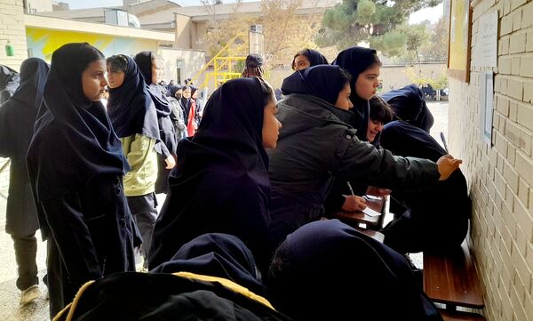 انتخابات شورای دانش‌آموزی در دبیرستان علی افشارنژاد ناحیه ۶ مشهد