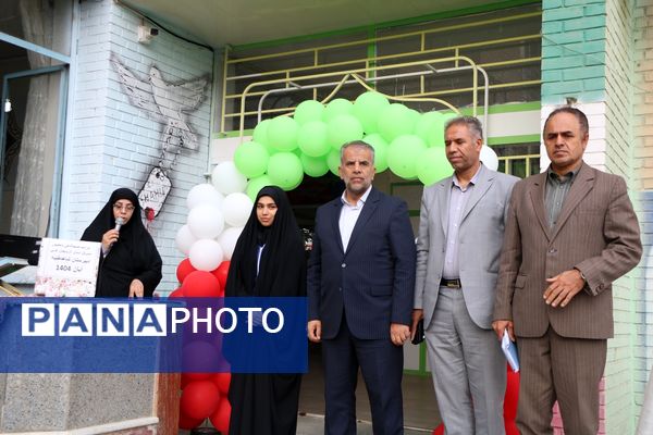 تجلیل مدیرکل آموزش و پرورش آذربایجان غربی از دانش‌آموز سخنران در نشست با رئیس جمهور