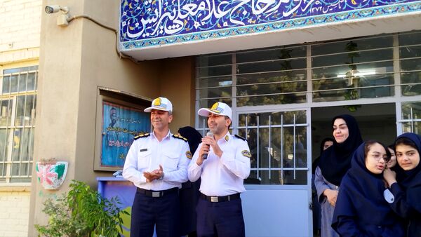 گرامیداشت هفته نیروی انتظامی در دبیرستان دخترانه پیرایش یک