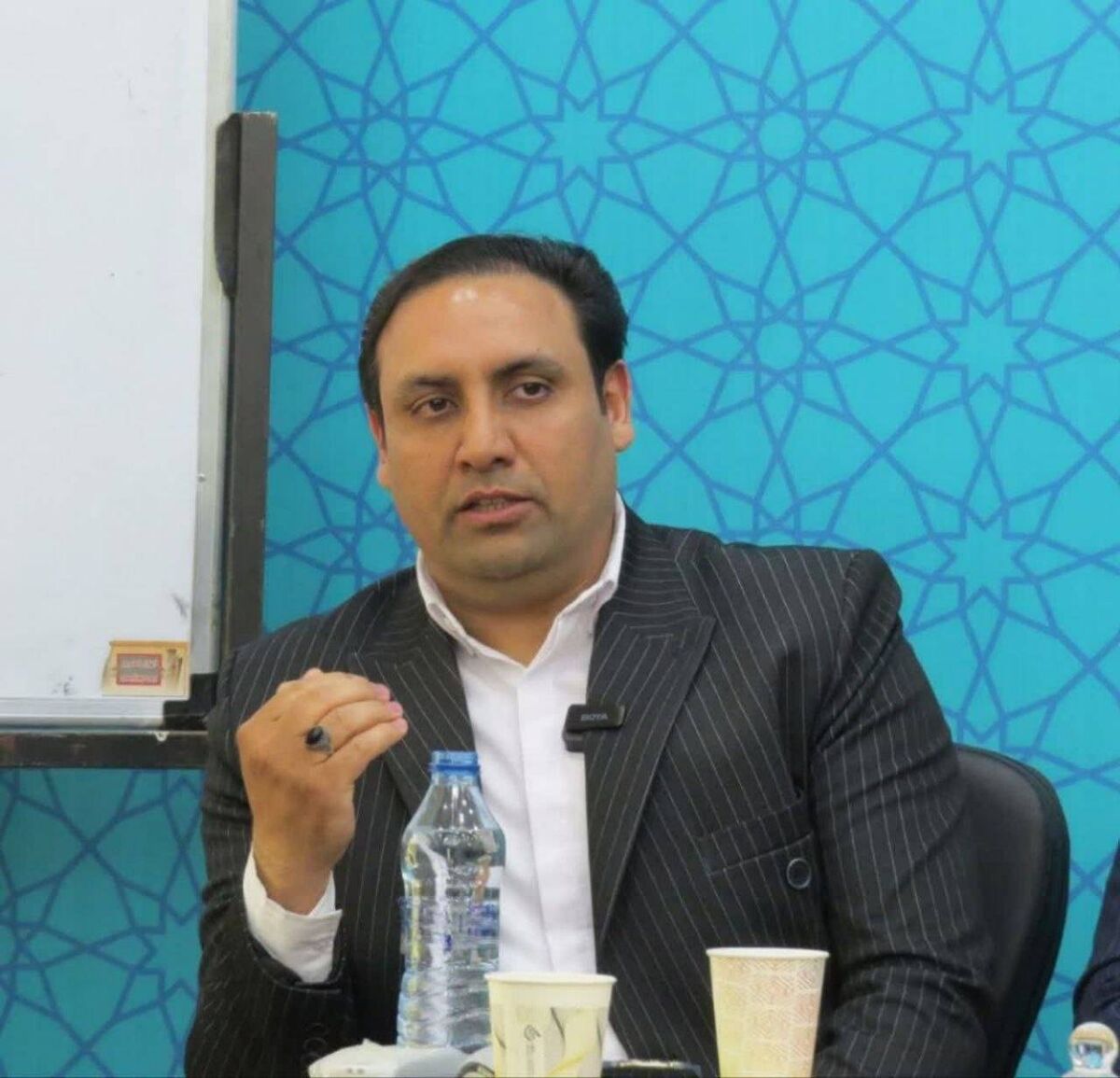 عملیات تعویض کف‌پوش سالن ورزشی جوادآباد آغاز شد