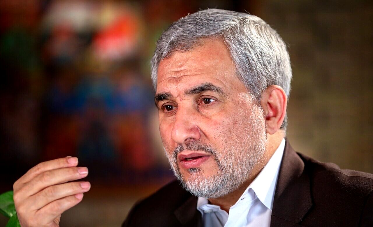  شهید لاریجانی خود را وقف خدمت به مردم کرد