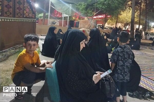 گردهمایی شبانه در محله ۱۳ آبان شهرری 