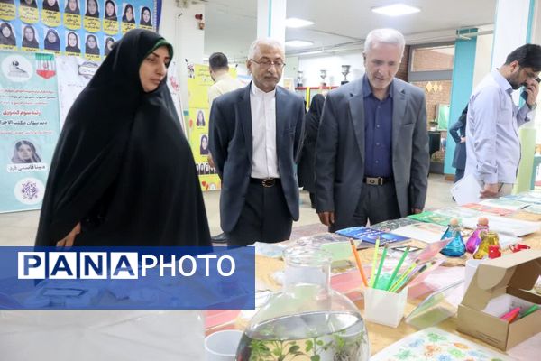 برگزاری دوره آموزشی تربیتی جهت توانمند سازی معلمان مدارس منطقه ۱۰