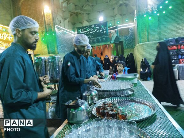 خدمت‌رسانی بی‌وقفه چایخانه حضرت زهرا (س)  نیشابور