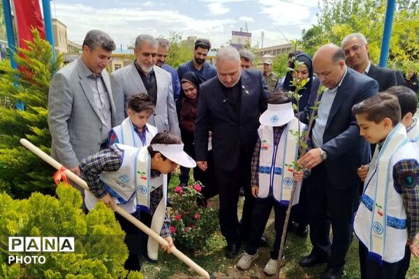 یادِ سبزِ شجره طیبه، در دلمان شکوفا شد