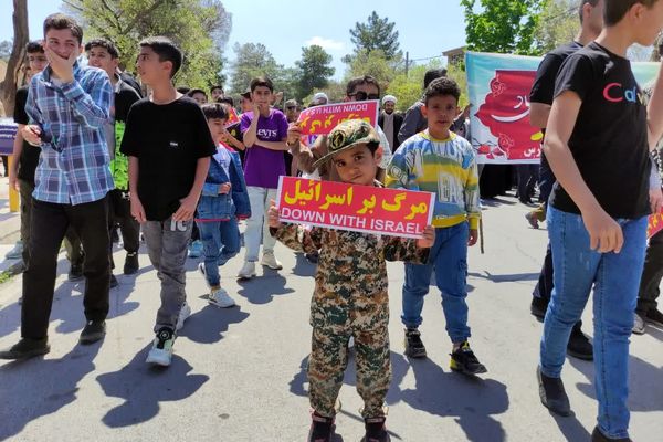 حضور حماسی مردم زرقان در راهپیمایی روز قدس