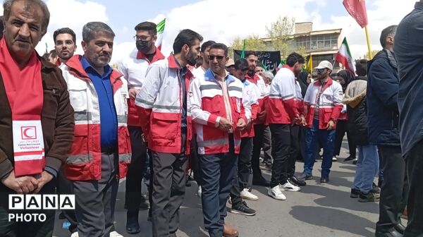 سیل خروشان عشاق رهبر شهید انقلاب اسلامی در بروجرد 