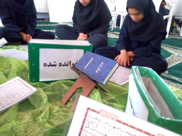 محفل انس با قرآن در دبیرستان فاطمیه 
