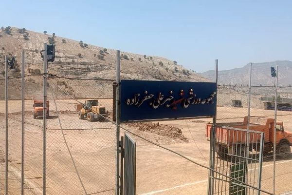 آغاز عملیات اجرایی تعویض چمن ورزشگاه شهید جعفرزاده معمولان