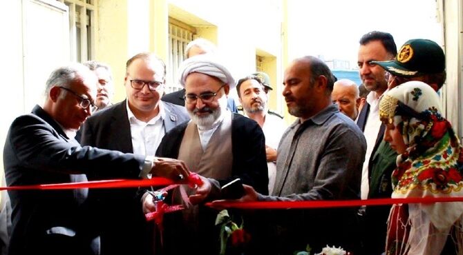 آیین نواختن زنگ مهر در مدرسه «شاهد نصرت» ناحیه یک مشهد