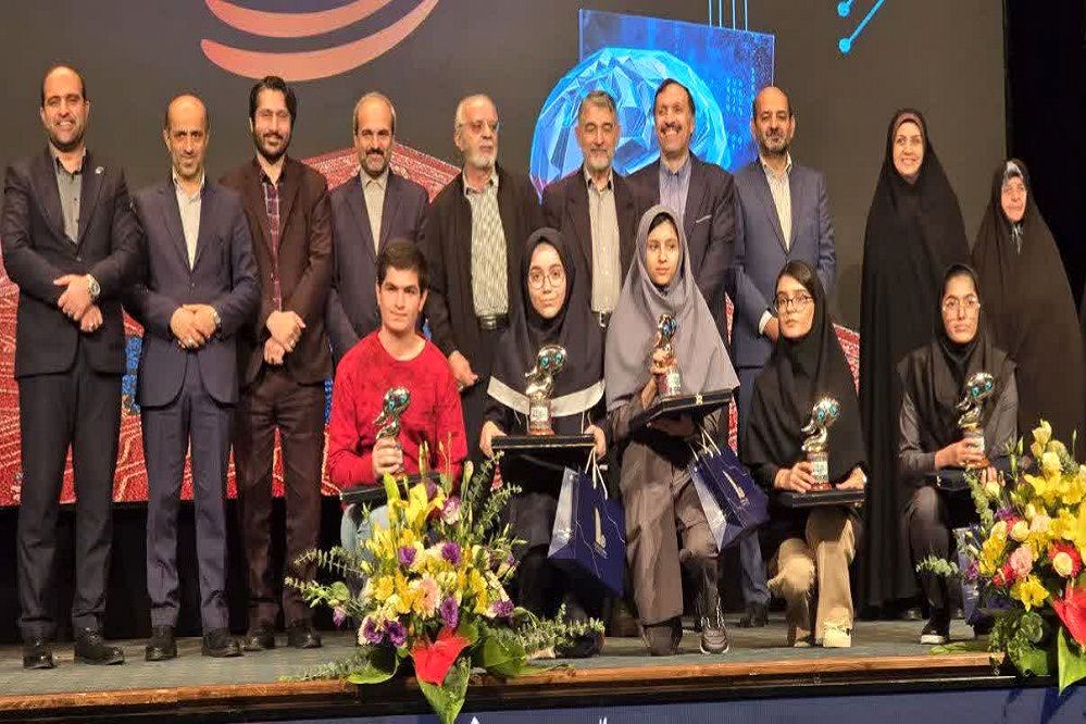 درخشش دانش‌‌آموز اهوازی در جشنواره کشوری هوش مصنوعی