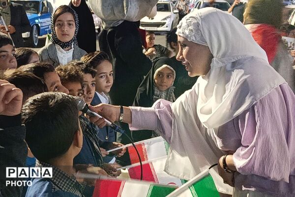 برنامه‌های متنوع فرهنگی دبستان پسرانه قدس ۱ در غرفه شهدای دانش‌آموز ورامین