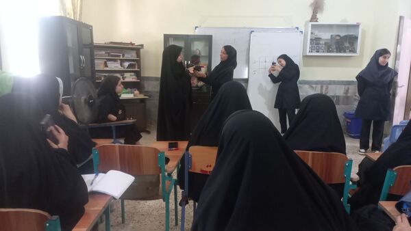 برگزاری هفته دوم دوره آموزشی فصل رویش در هنرستان ثمین
