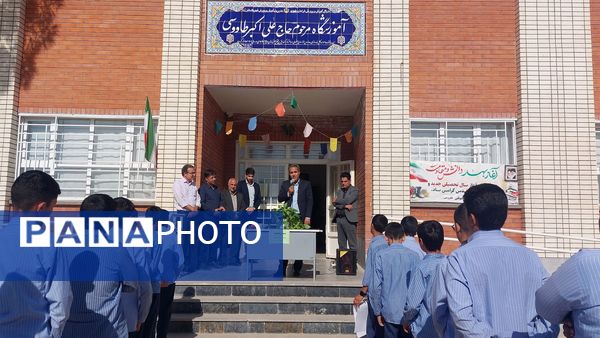 مدرسه نمونه مرحوم طاووسی خلیل آباد رنگ و بوی ریاضی گرفت