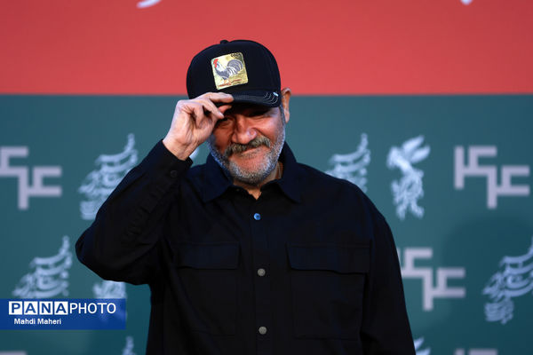 نشست نقد و بررسی فیلم «غوطه‌ور» در چهل و چهارمین جشنواره ملی فیلم فجر