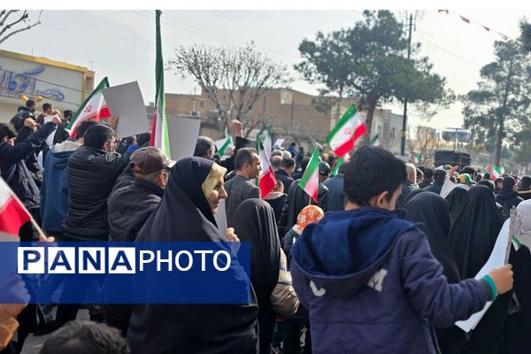 خروش مردمی در خیابان‌های رباط‌کریم در 22بهمن