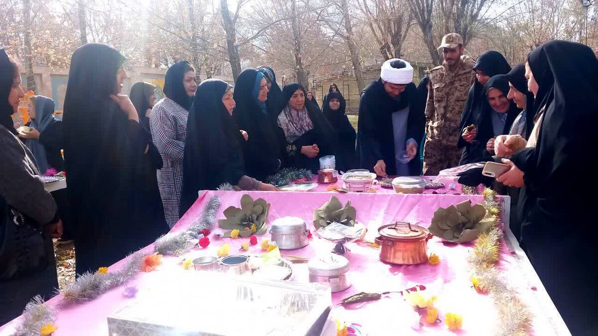 جشنی شاد و رنگین برای بانوان هنرمند شازند