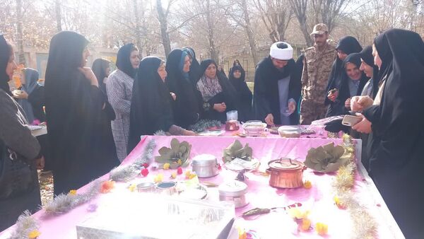 جشنی شاد و رنگین برای بانوان هنرمند شازند