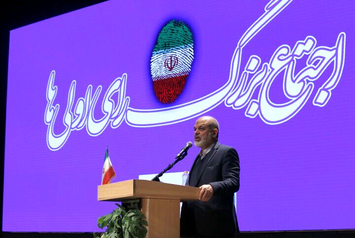 انتخابات جشن تکلیف سیاسی رای اولی‌ها در راه اقتدار ایران است

