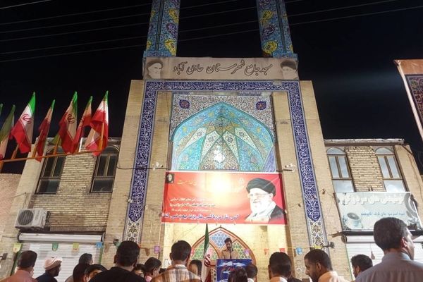 اجلاس سراسری نماز و تجلیل از دانش‌آموزان فعال در حاجی‌آباد