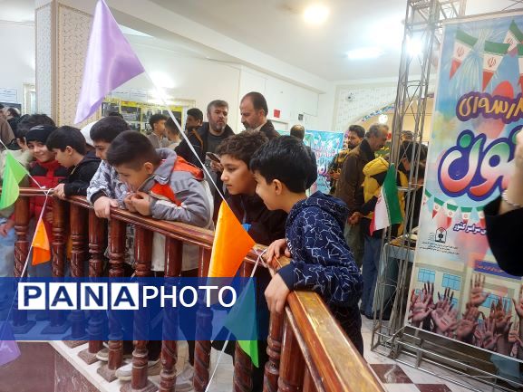  نمایشگاه دستاوردهای دانش آموزان در کردستان