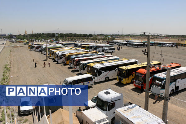 جلوه‌هایی از حضور نوجوانان در مراسم سالگرد ارتحال امام خمینی(ره)