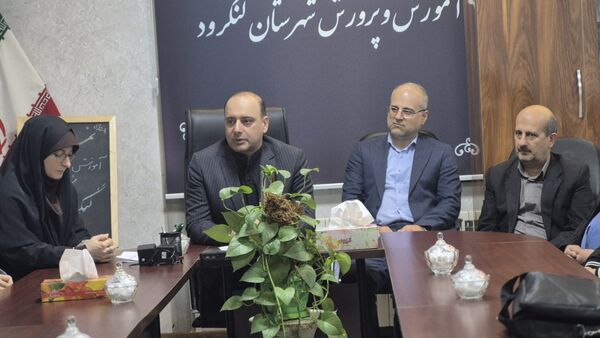 درخشش دختران کتاب‌نوش لنگرود در مسیر همایش کشوری
