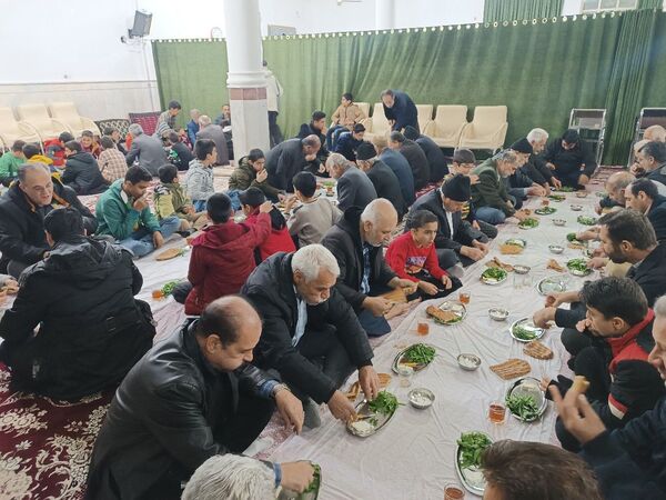 سفره های افطار ساده در کاشمر