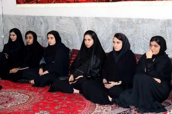 اعزام دانش‌آموزان دختر گلپایگانی به اردوی راهیان نور 