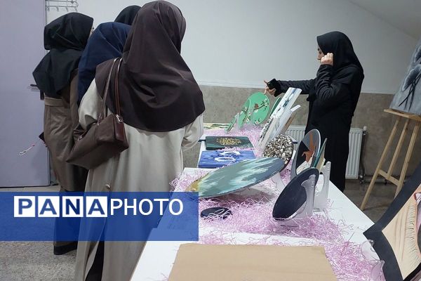 همدلی دانش‌آموزان، اولیاء و معلمان در جشن خلاقیت هنرستان کارآفرینان بهارستان دو