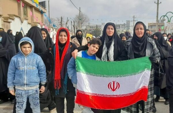 حضور بی‌نظیر مردم اسلام آباد غرب در راهپیمایی یوم الله ۲۲ بهمن