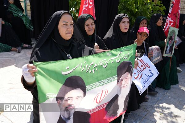 تجمع باشکوه مردم لردگان از گلزار شهدا تا مزار شهدای گمنام چشمه‌برم 