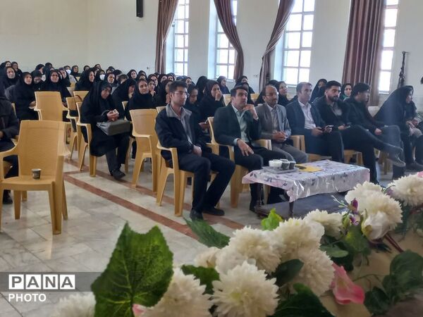 دوره توانمندسازی آموزگاران پایه شهر سورشجان با هدف کیفیت‌بخشی به برنامه‌های سلامت و تندرستی