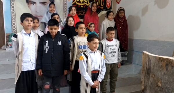 حضور پرشور دانش‌آموزان مدرسه فردوسی سرمازه در راهپیمایی ۲۲ بهمن