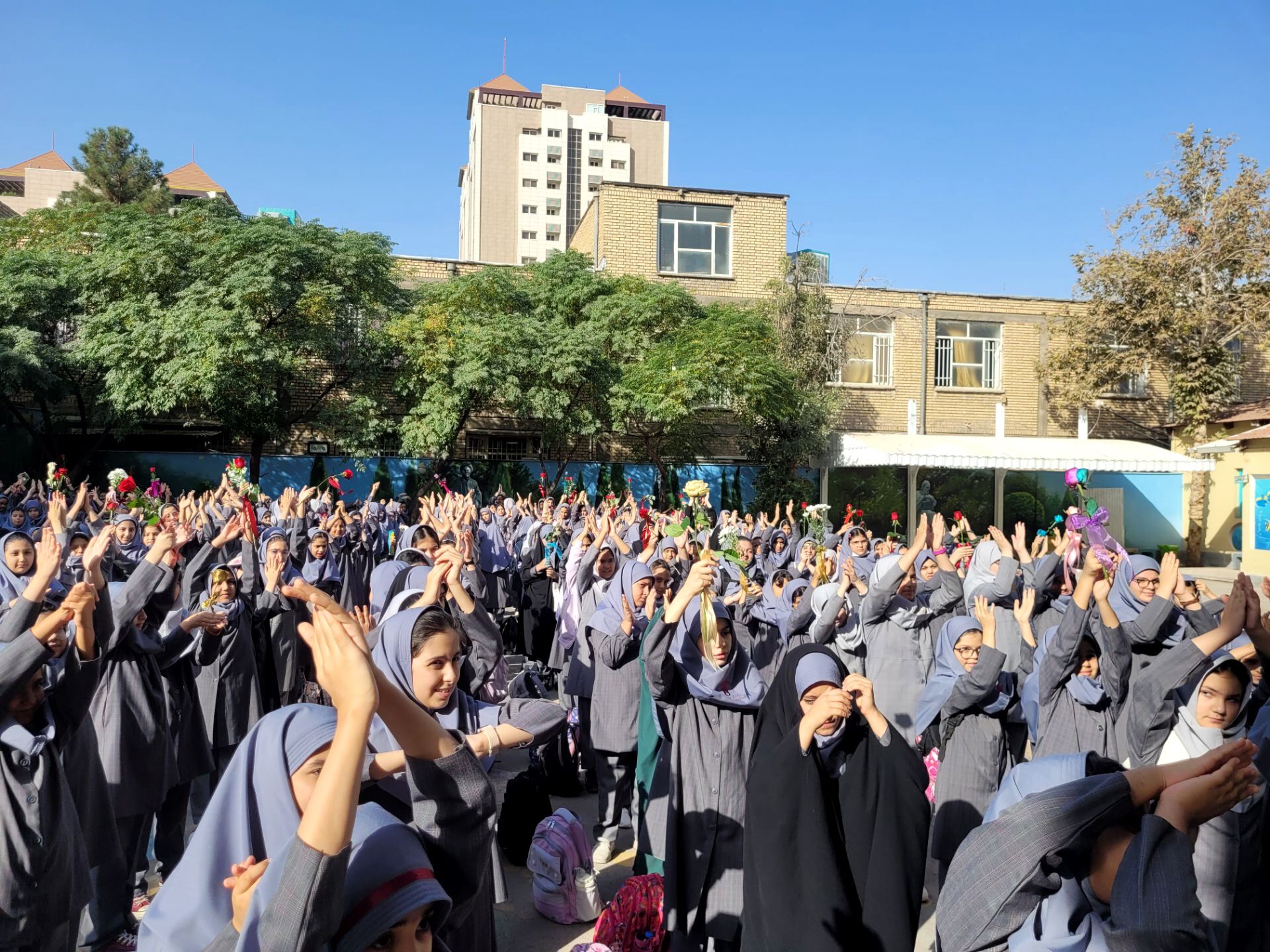 دبستان مصلی نژاد حضرت زینب میزبان مراسم آغاز سال تحصیلی شد