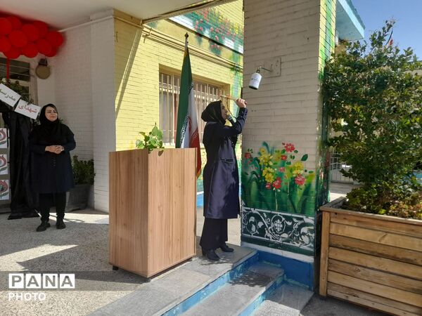 جشن جوانه‌ها در دبیرستان علی افشارنژاد