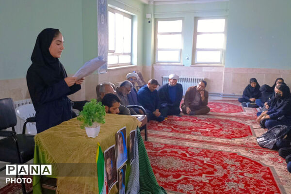 دیدار خانواده های شهدای میناب با دانش آموزان مدرسه حضرت زینب لردگان