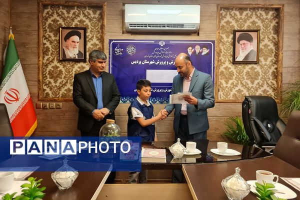 دیدار مسئولان اداره آموزش و پرورش پردیس با خبرنگاران پانا 