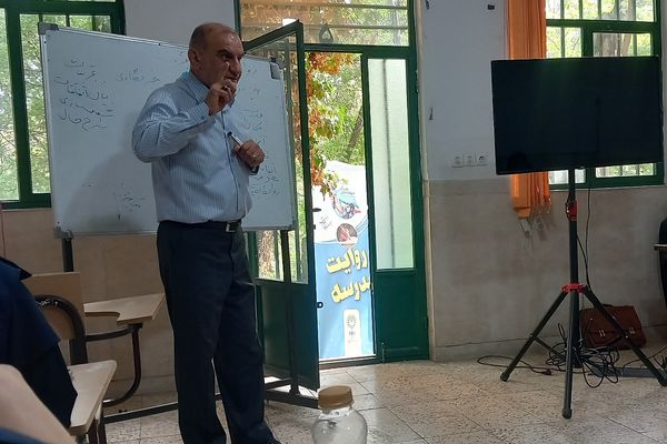 حضور مشاور وزیر امور تشکل‌ها در جمع خبرنگاران روایت مدرسه