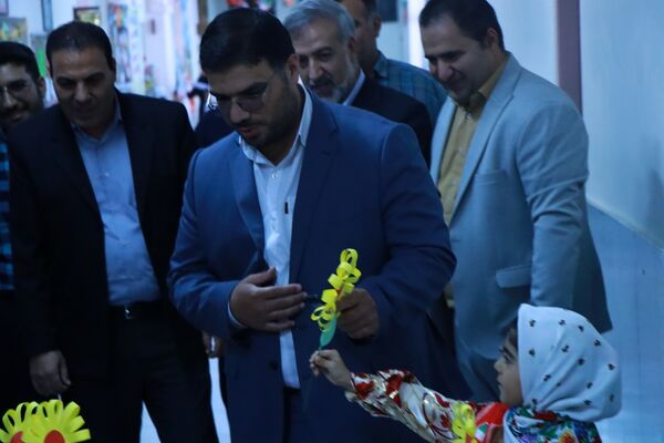 جشن عاطفه‌ها در آموزشگاه حاج محمد علی تقی پور