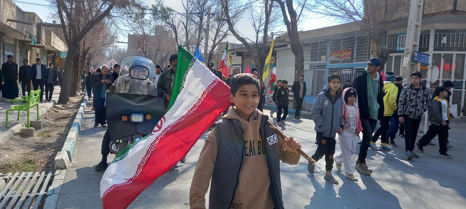 حضور حماسی مردم فلاورجان در راهپیمایی 22 بهمن