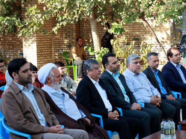 طنین زنگ استکبارستیزی در آموزشگاه سید حسن میرمحمدی میبد 