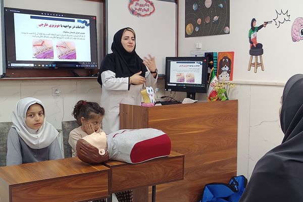 دوره آموزشی سواد سلامت با رویکرد توسعه عدالت و کیفیت آموزش و بهداشت 