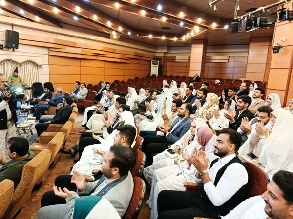 جشن باشکوه پیوند ۷۰ زوج دانشجوی دانشگاه آزاد اسلامی کاشان
