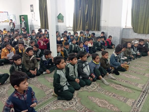 برگزاری صبحگاه مهدویت در مدرسه پیروزی